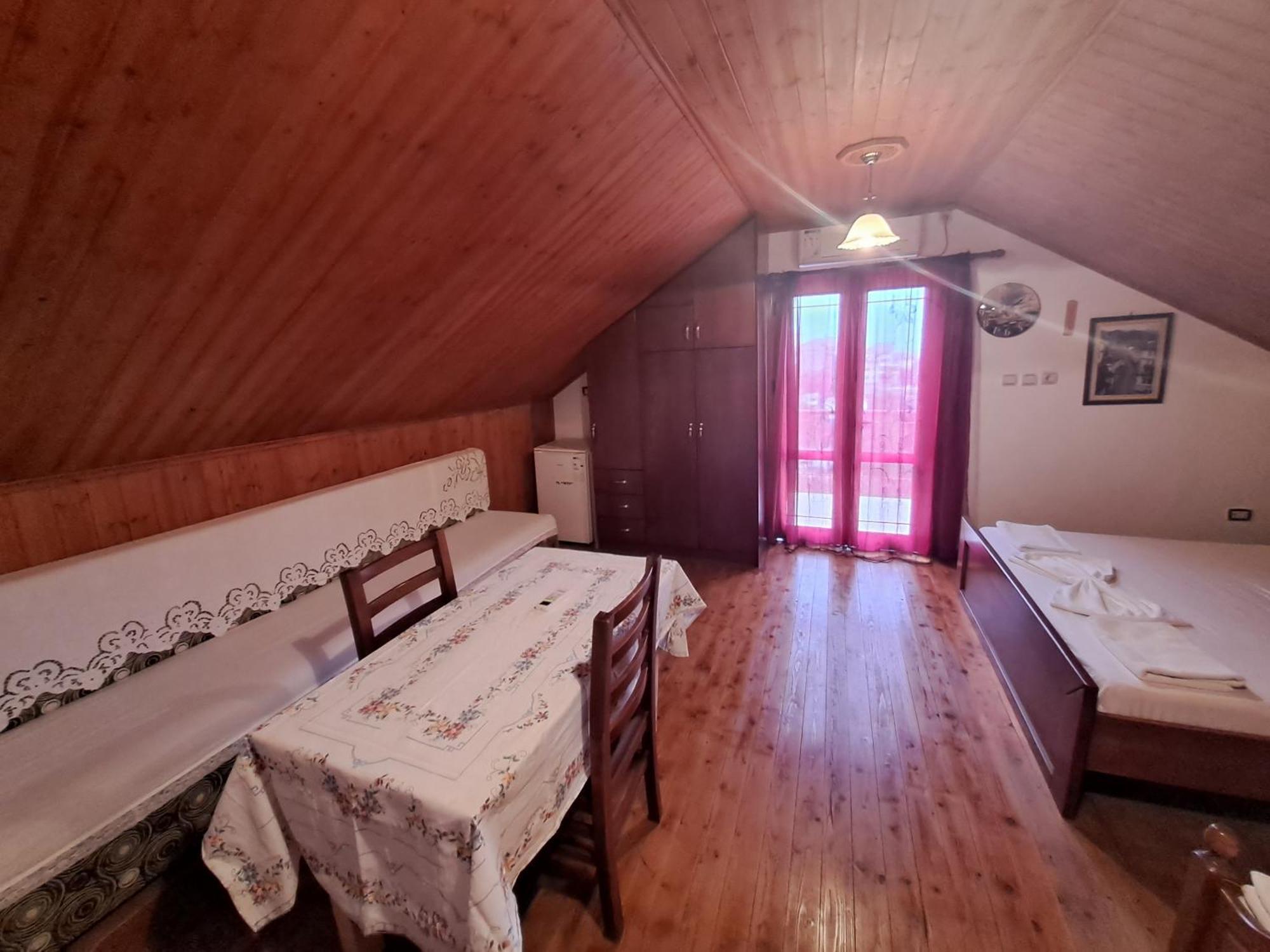 Argjiro Castle Gasthof 2*