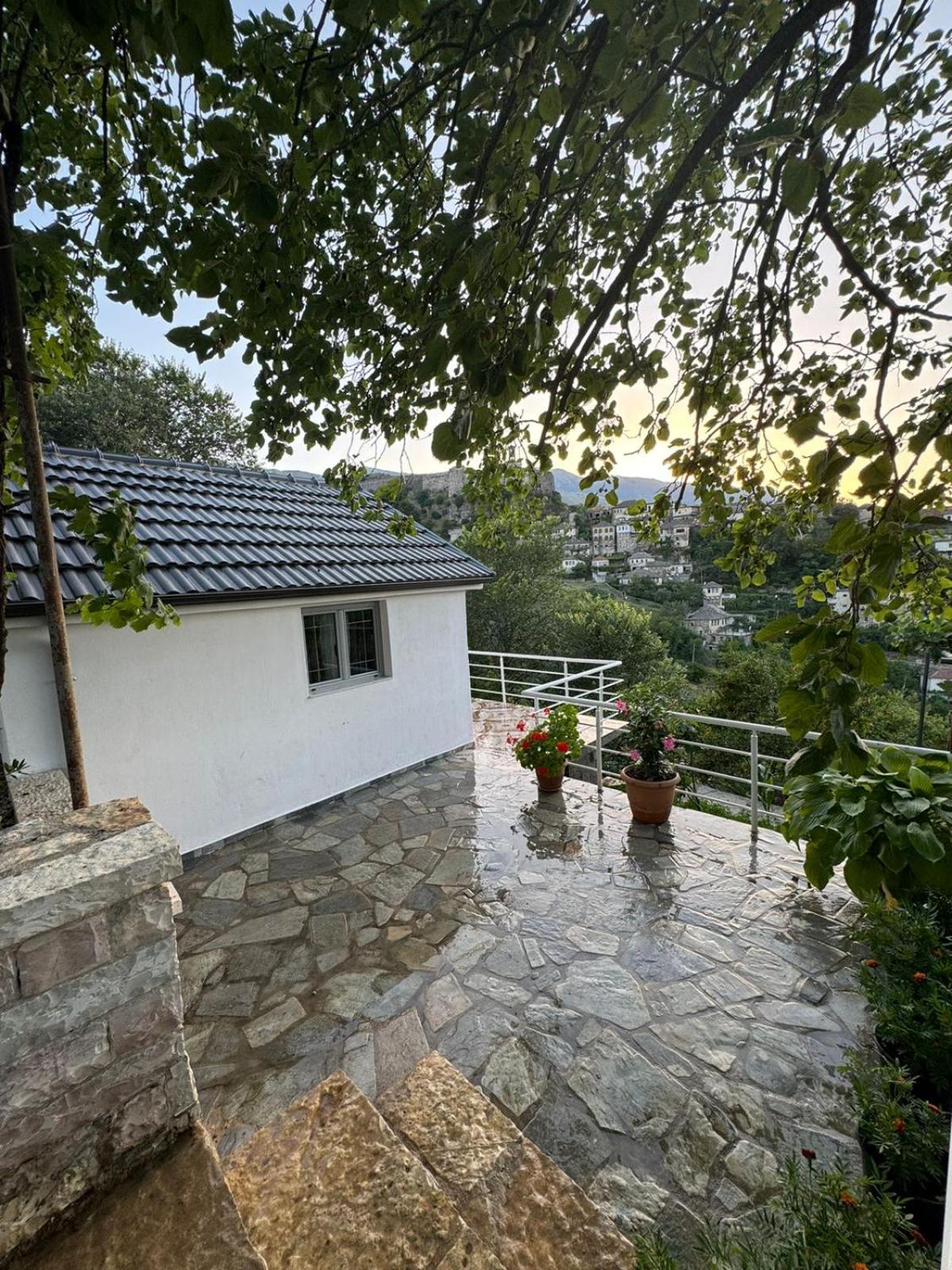 Gasthof Argjiro Castle